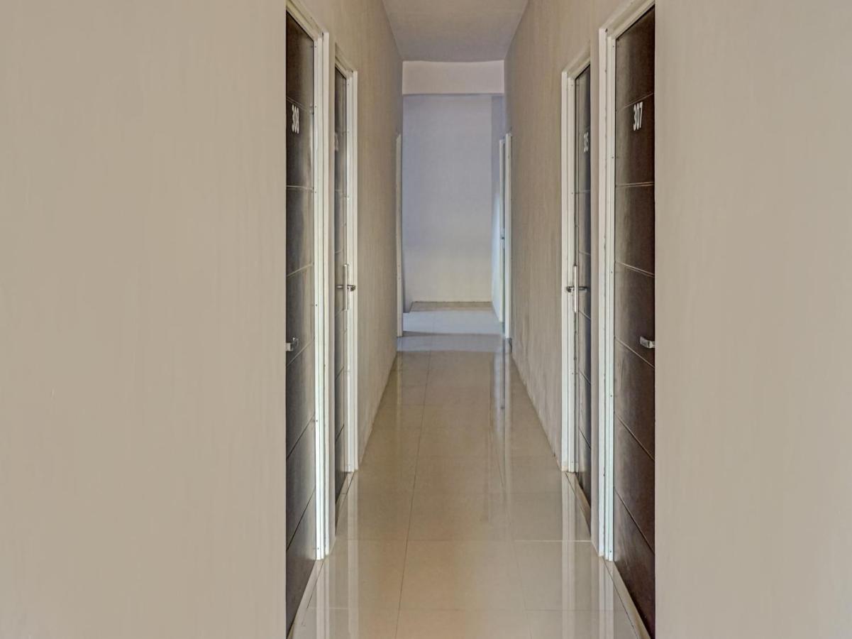 Reddoorz At Jalan Somba Opu Losari Makassar Exterior foto