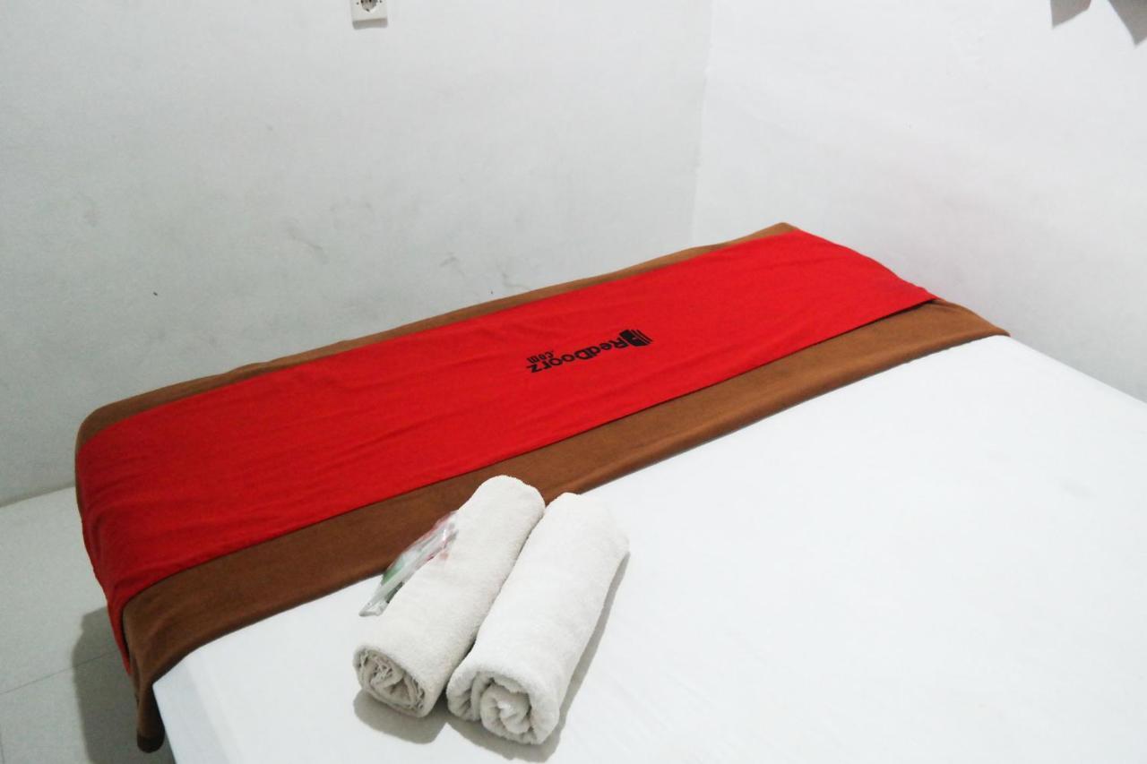 Reddoorz At Jalan Somba Opu Losari Makassar Exterior foto