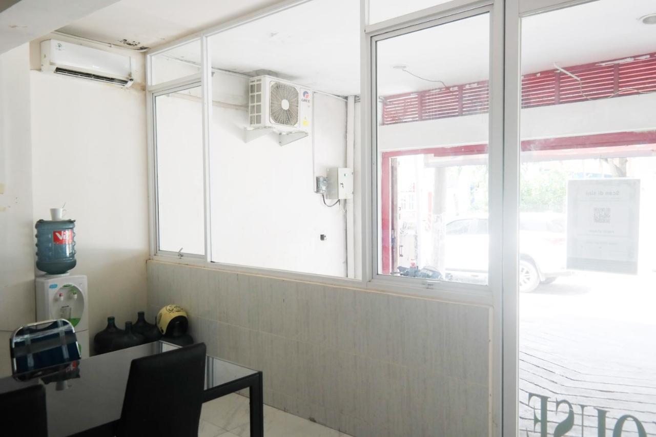 Reddoorz At Jalan Somba Opu Losari Makassar Exterior foto