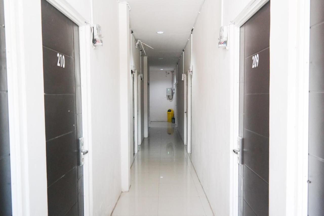 Reddoorz At Jalan Somba Opu Losari Makassar Exterior foto