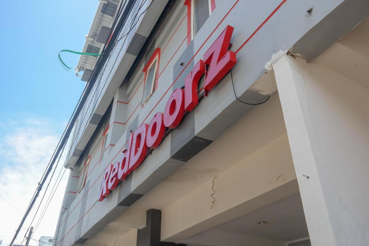Reddoorz At Jalan Somba Opu Losari Makassar Exterior foto